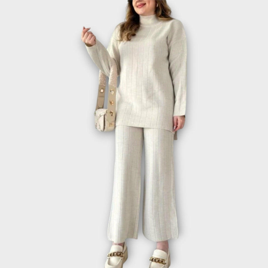 Iris | Stylish Open-Cut Set