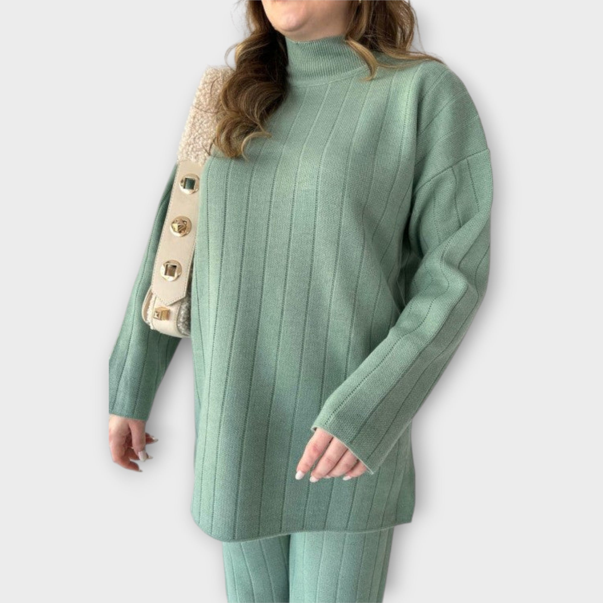 Iris | Stylish Open-Cut Set