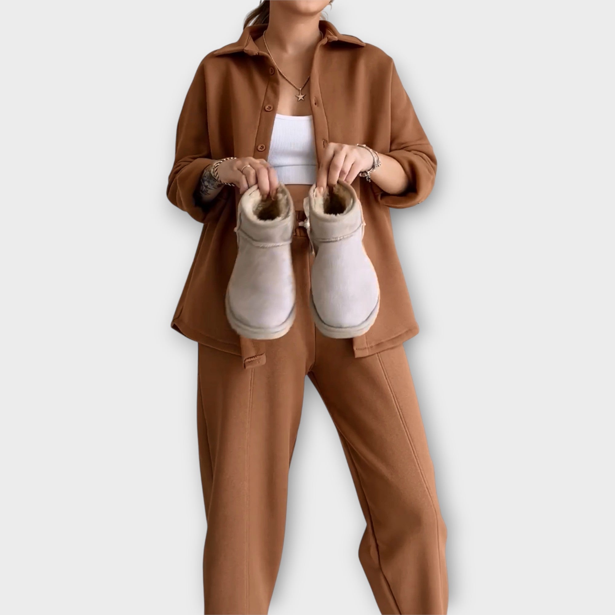 Lana | A set of buttons with an elegant line