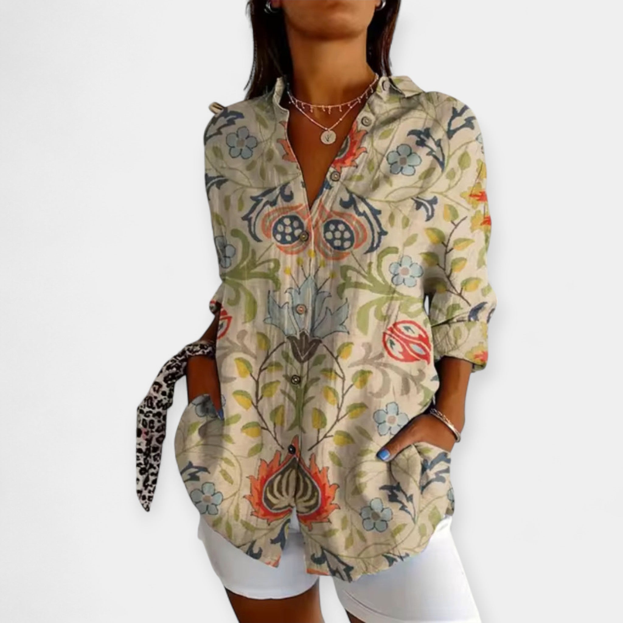Saga | Plus Size Blouse with Buttons and Floral Print