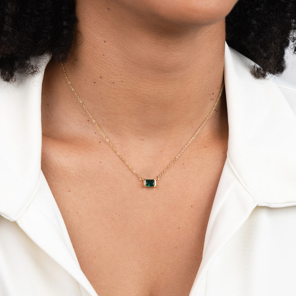 Delicate Necklace with Emerald