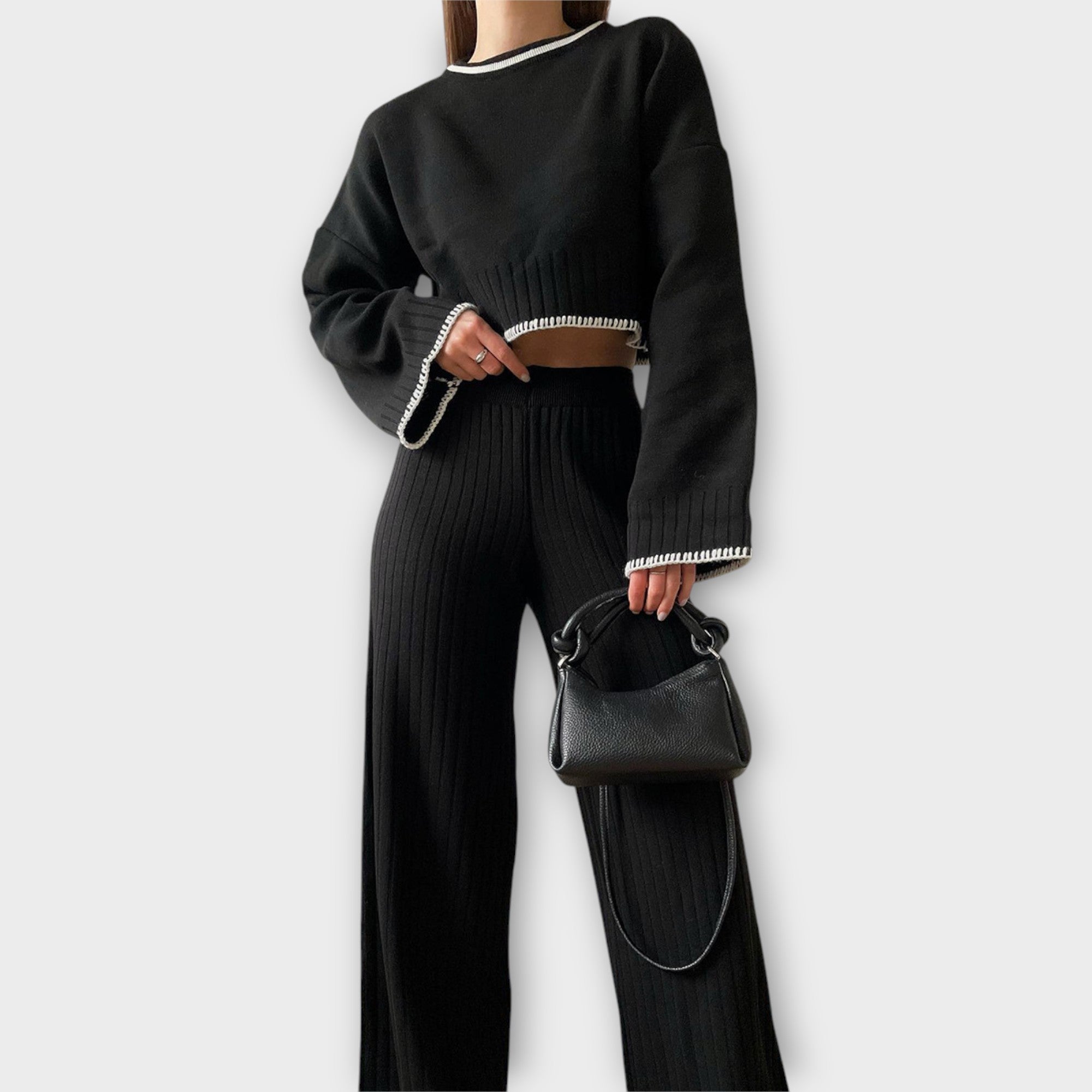 Noemi | Coordinated set with a short blouse and fine details
