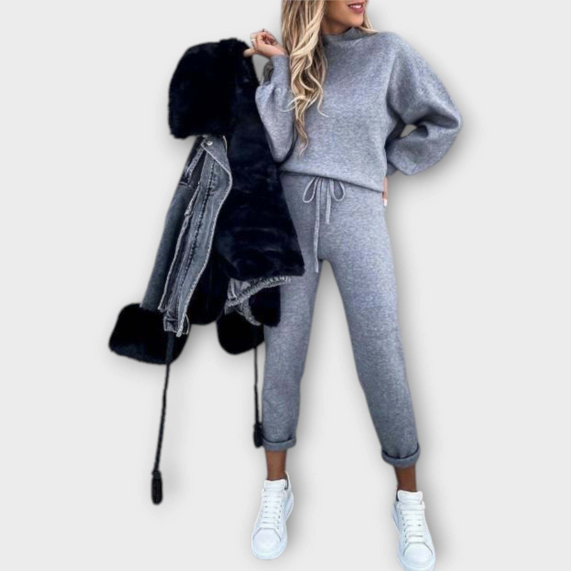 Selene | A set with comfortable fit and timeless finish