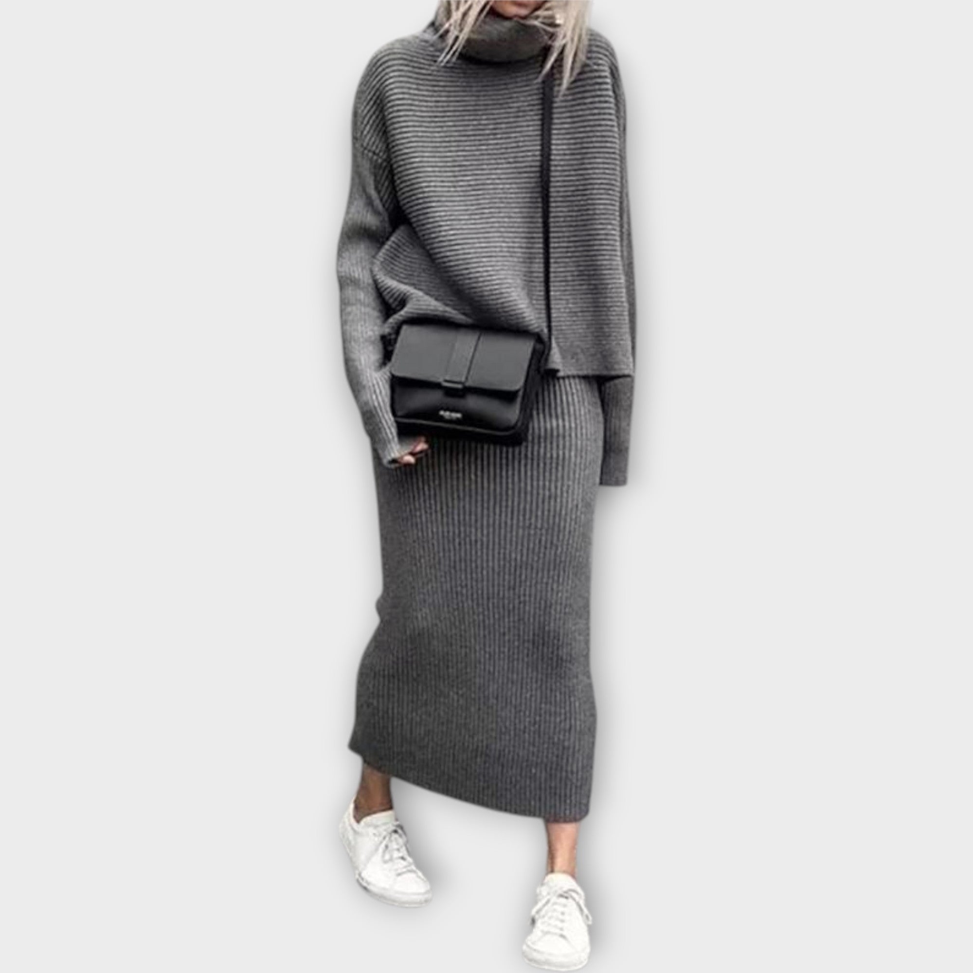 Rhea | Coordinated set with a skirt and minimalist aesthetics