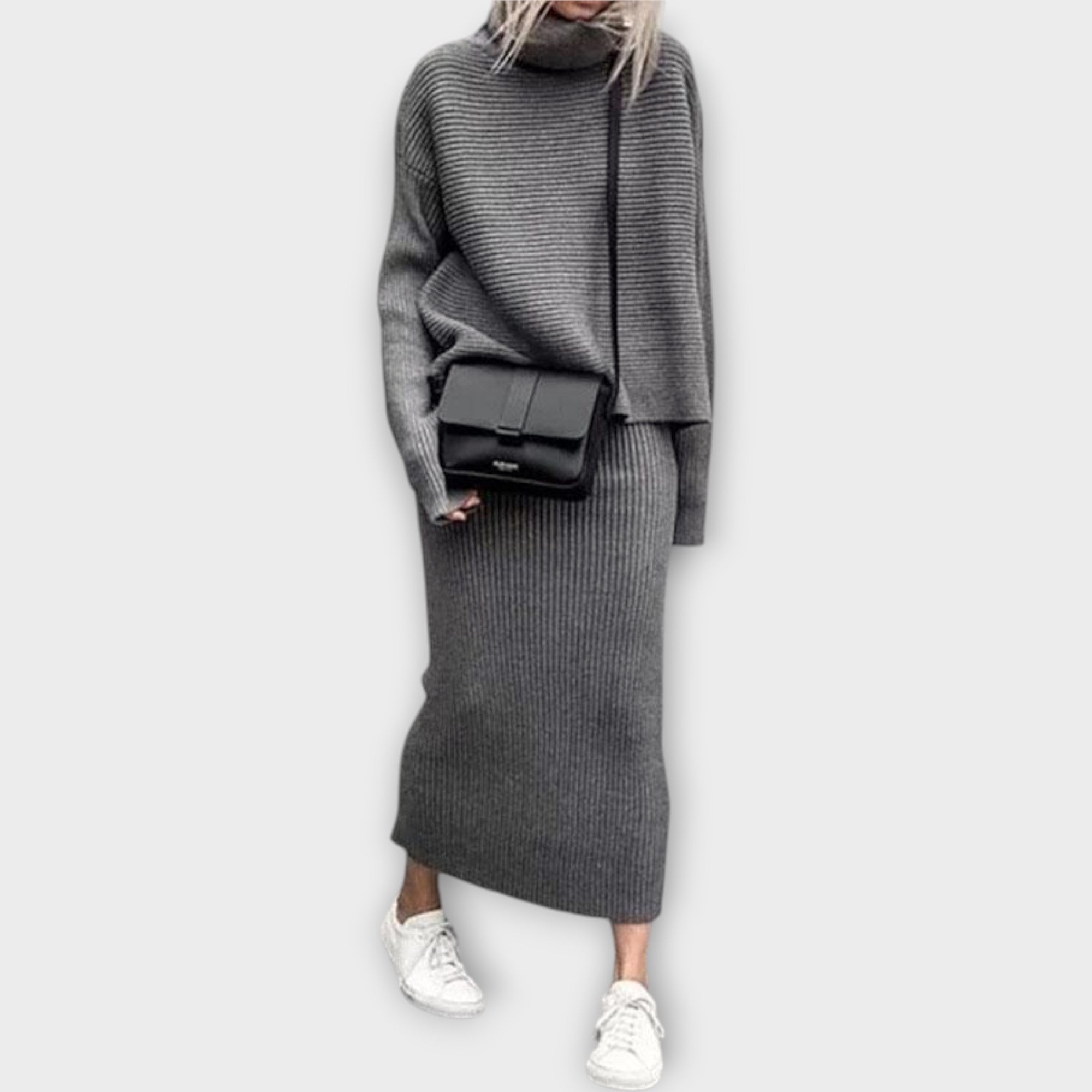 Rhea | Coordinated set with a skirt and minimalist aesthetics