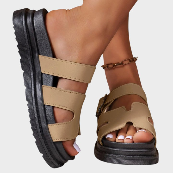 Rosinha | Orthopaedic sandals with H-shaped design