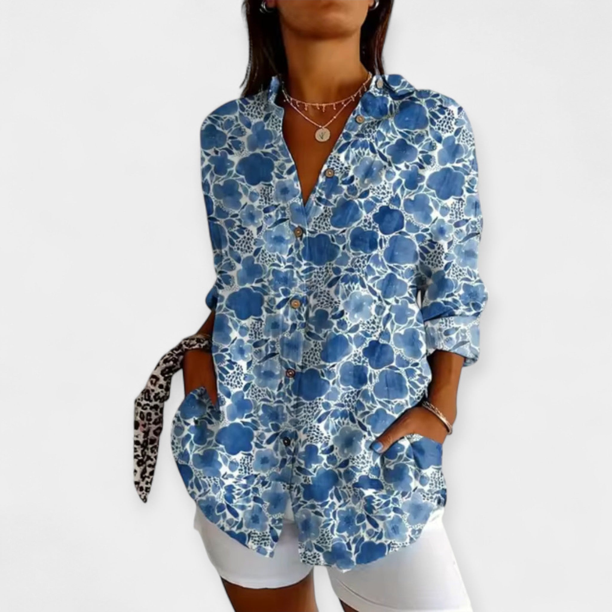 Saga | Plus Size Blouse with Buttons and Floral Print
