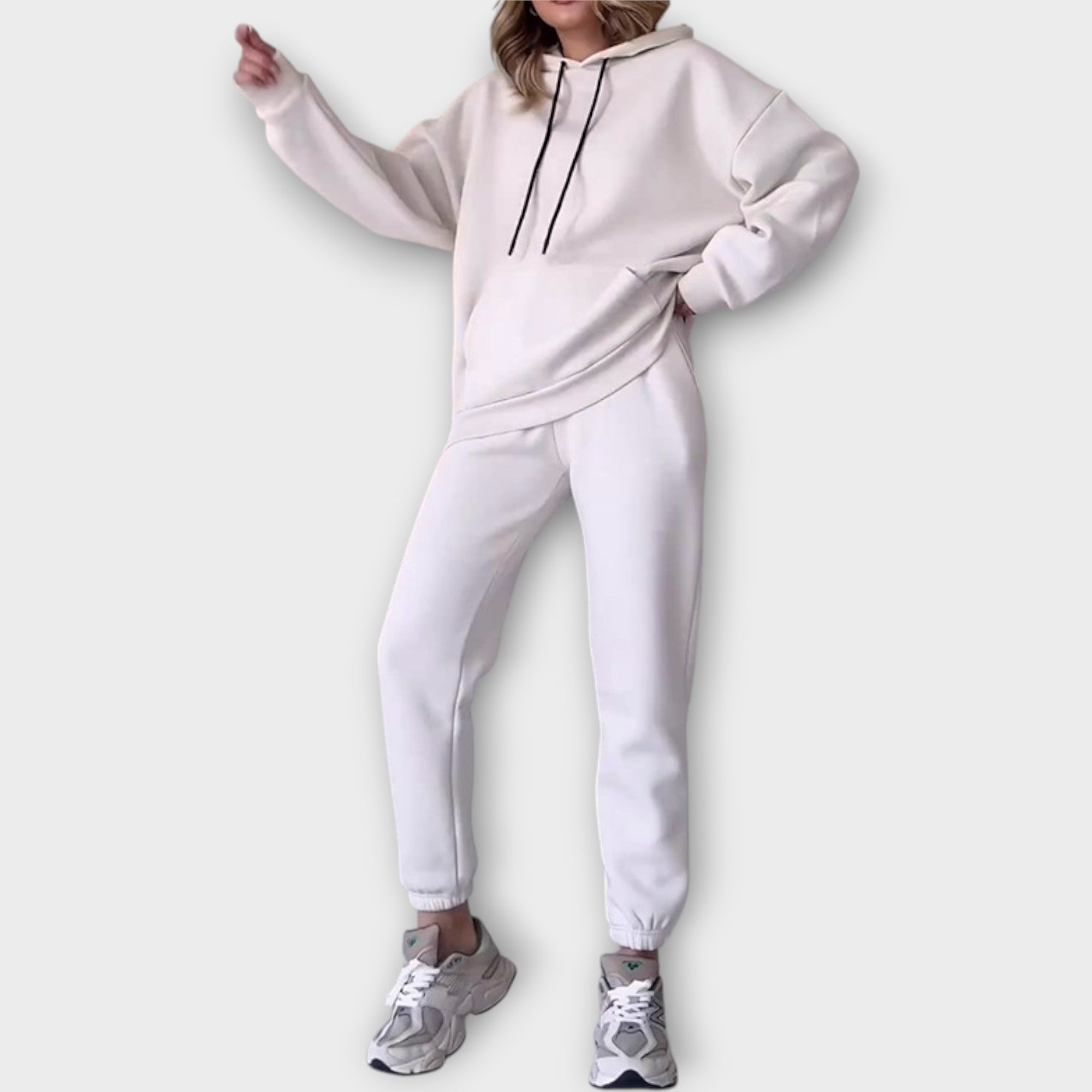 Lucia | Tracksuit Set with a Lahtise Cut