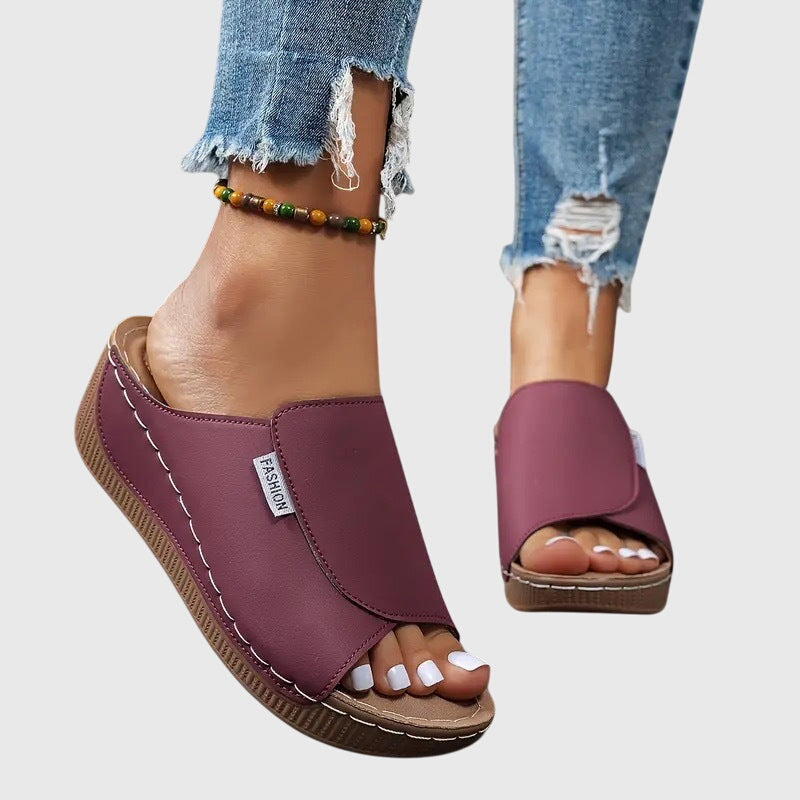 Bríd | Classic Comfortable Walking Sandals