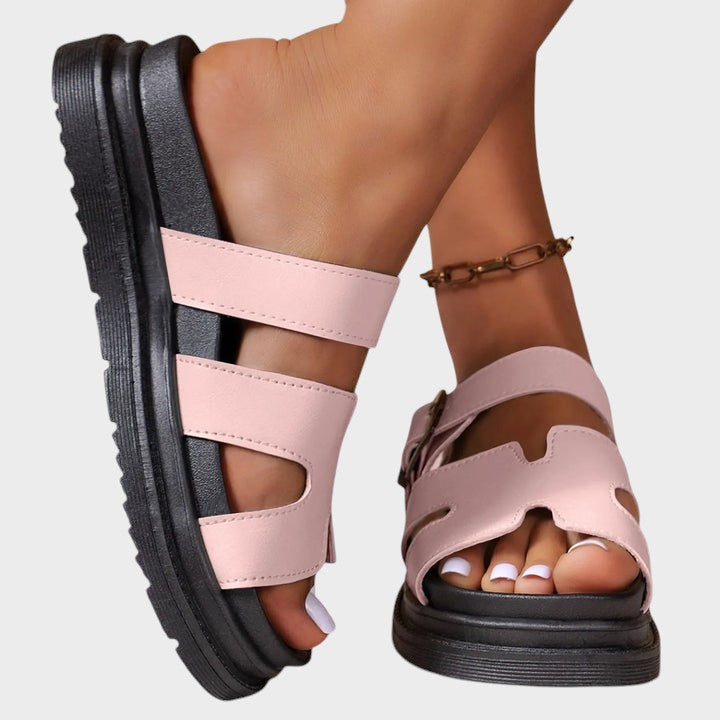 Rosinha | Orthopaedic sandals with H-shaped design