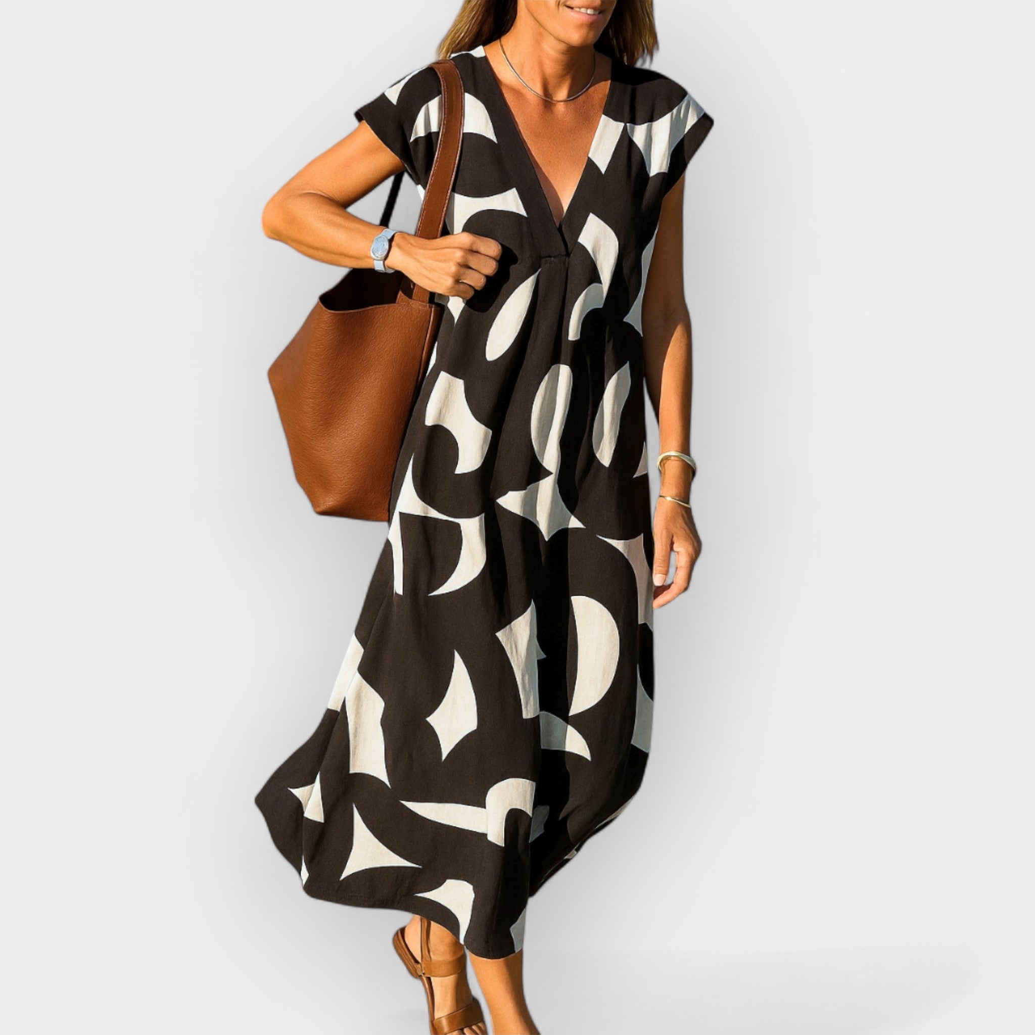 Peeteriina | Airy Dress with V-Neck and Modern Pattern