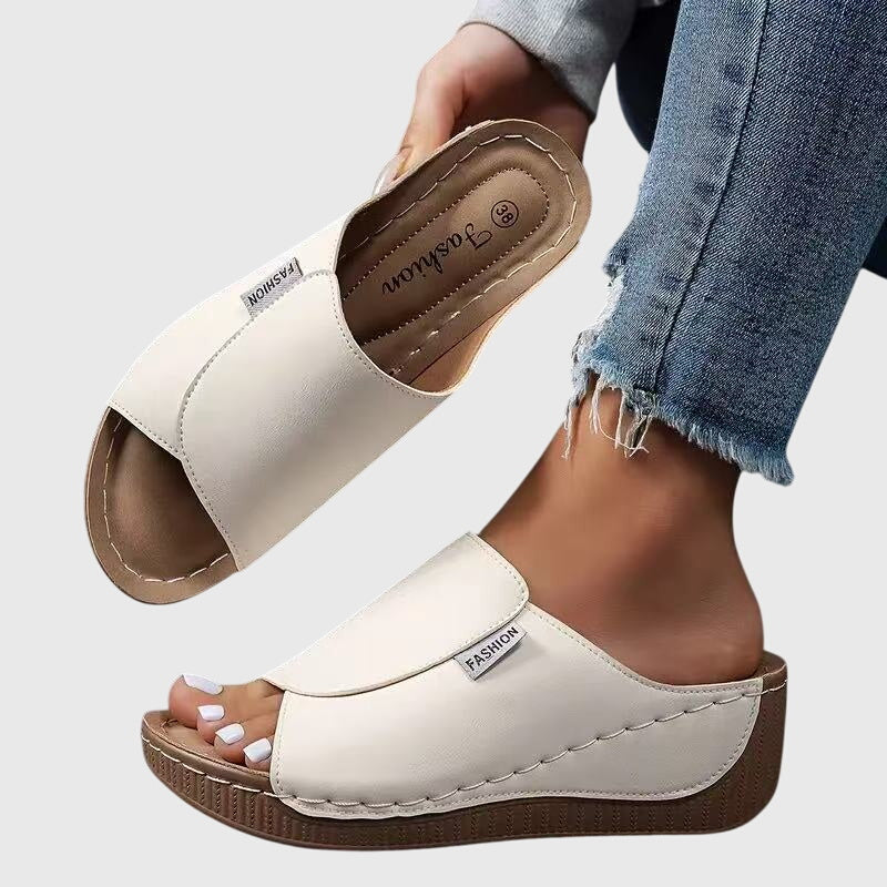 Bríd | Classic Comfortable Walking Sandals