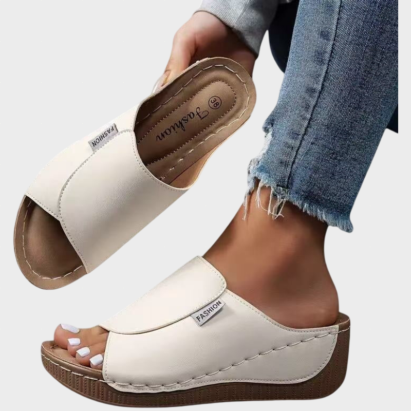 Bríd | Classic Comfortable Walking Sandals