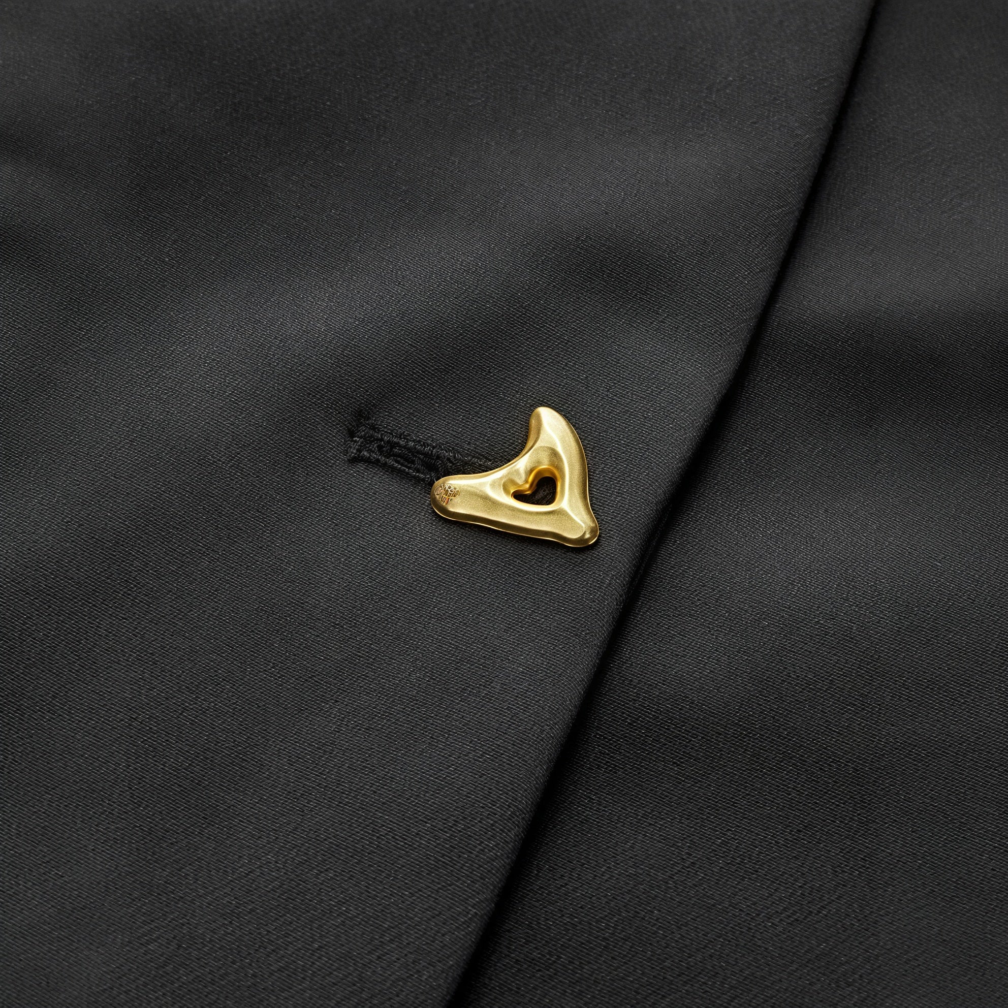 Lucia | Elegant top with a minimalist design