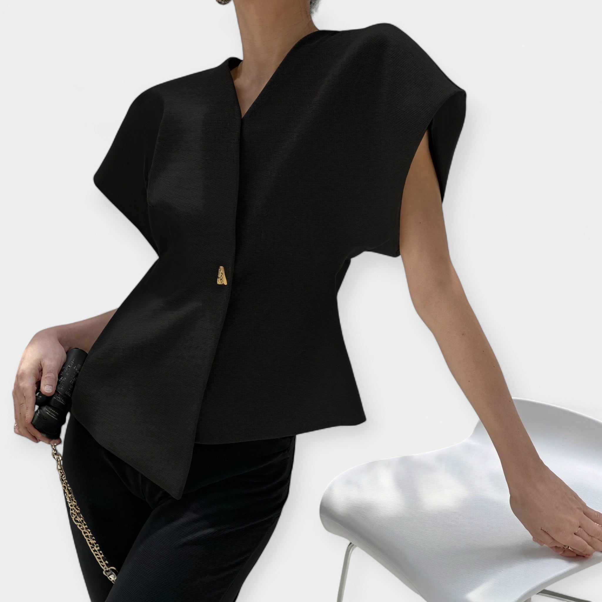 Lucia | Elegant top with a minimalist design