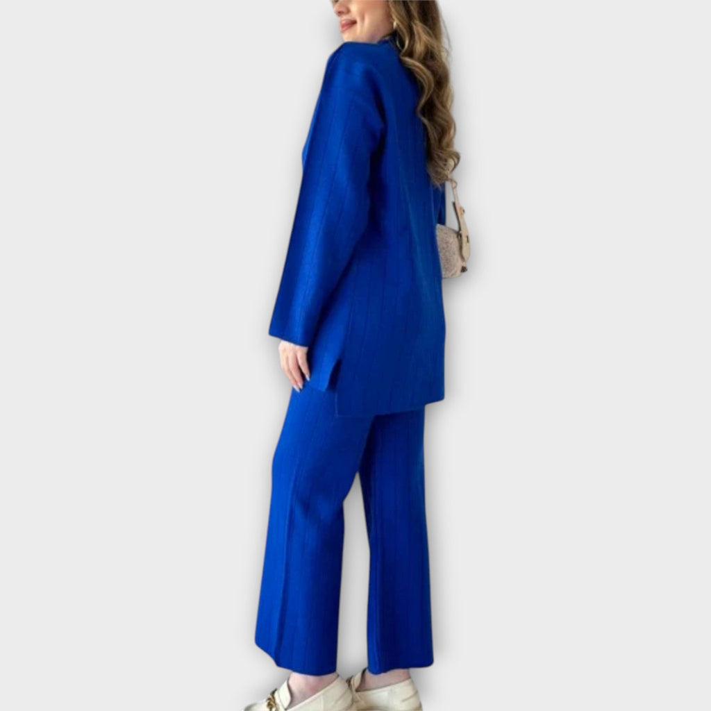 Iris | Stylish Open-Cut Set