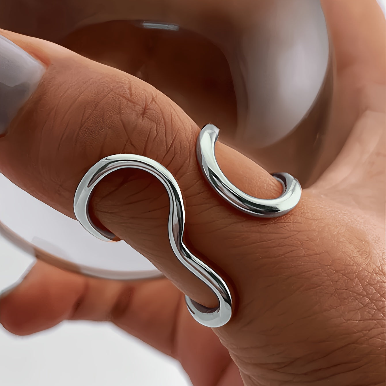 Chic Ring with Asymmetric Wave