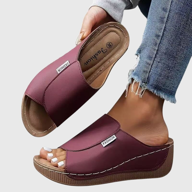 Bríd | Classic Comfortable Walking Sandals