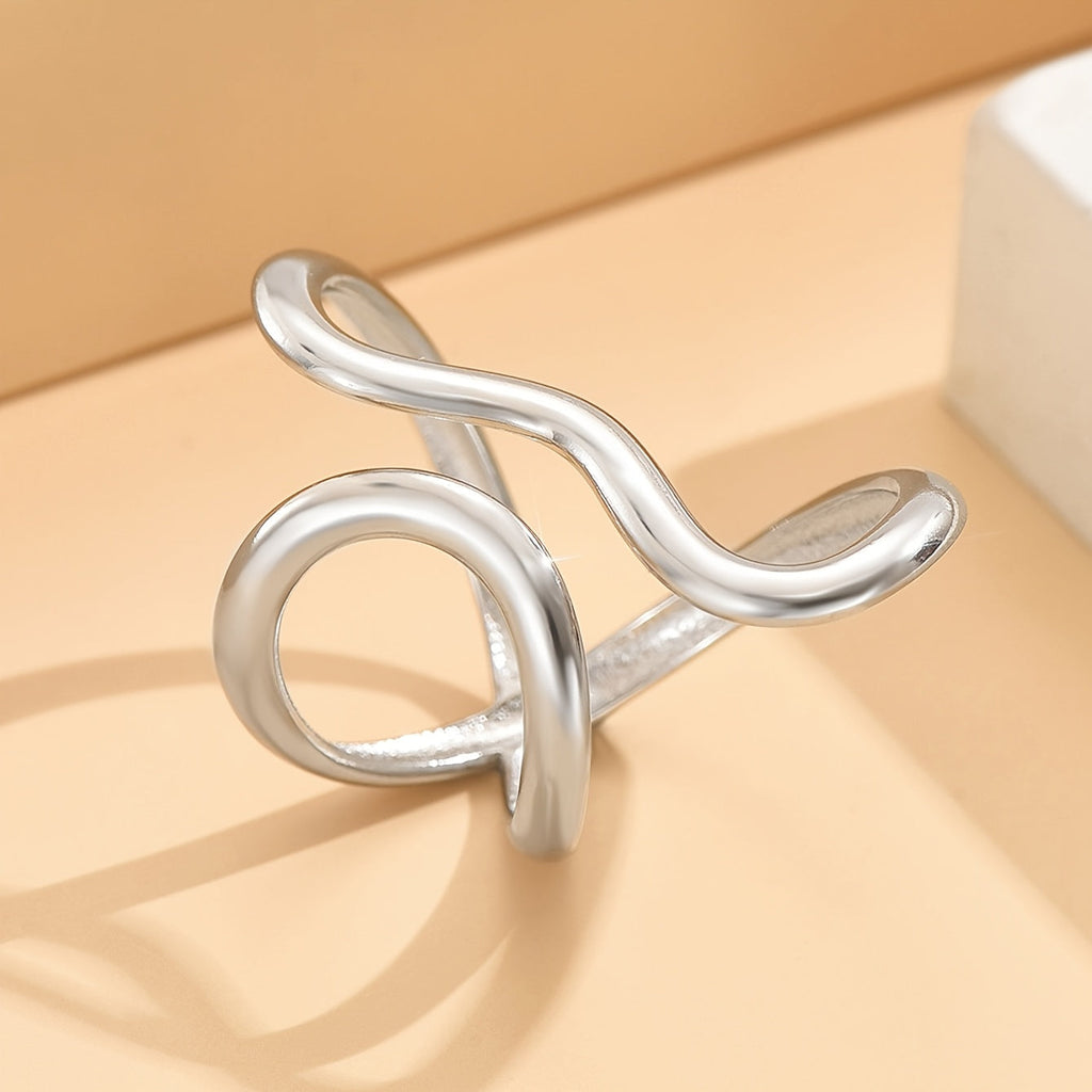 Chic Ring with Asymmetrical Wave