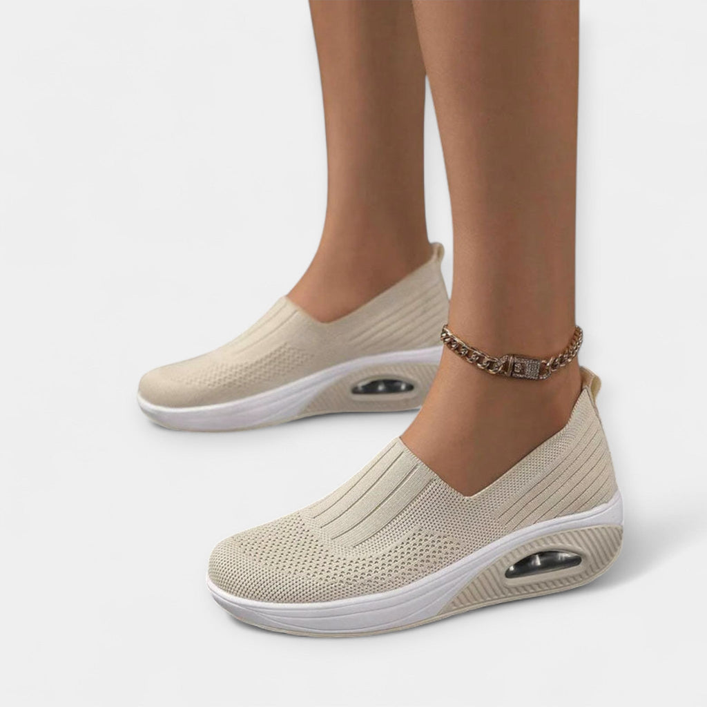Catalina | Comfortably Worn Kings