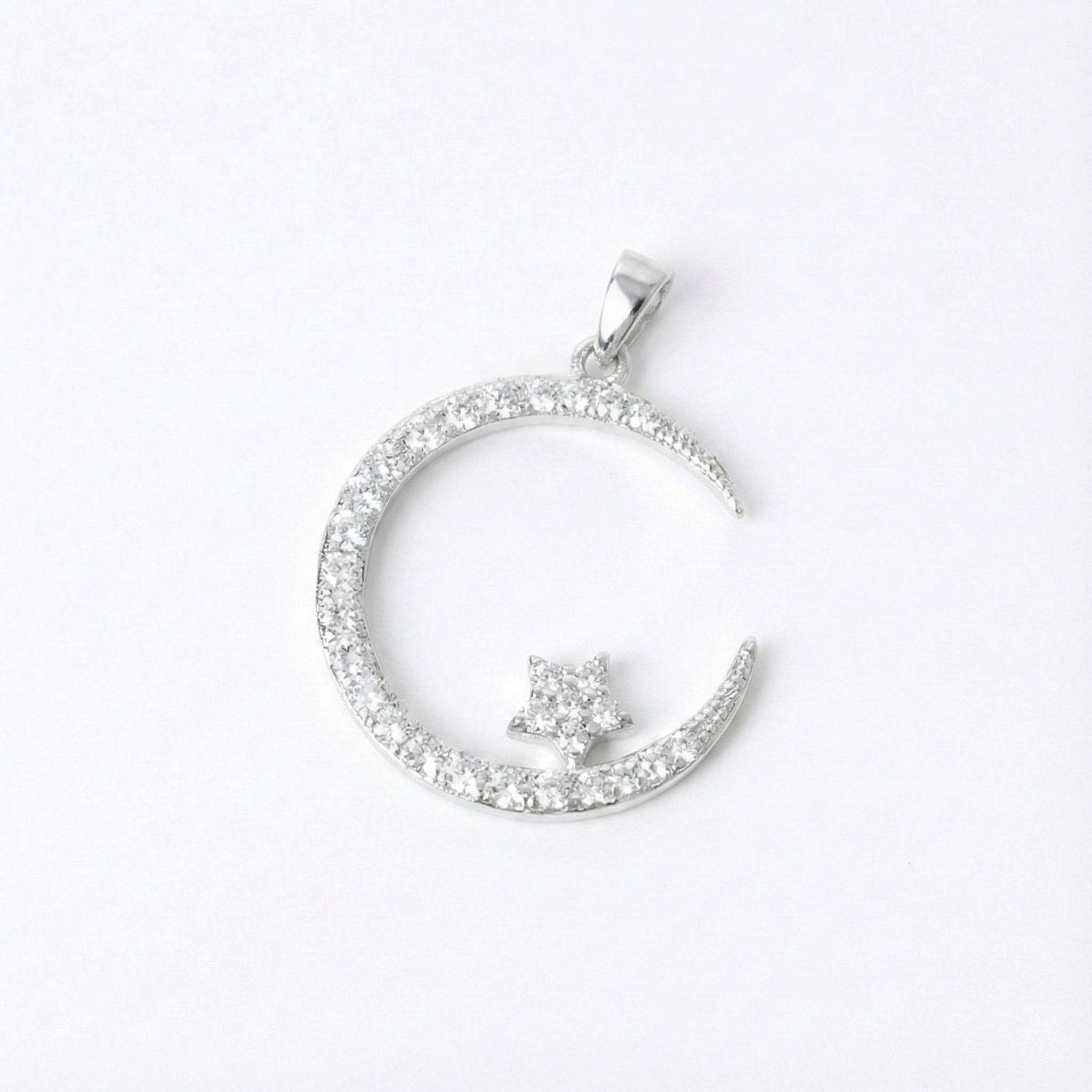 Vera | Elegant Necklace with Moon Motif