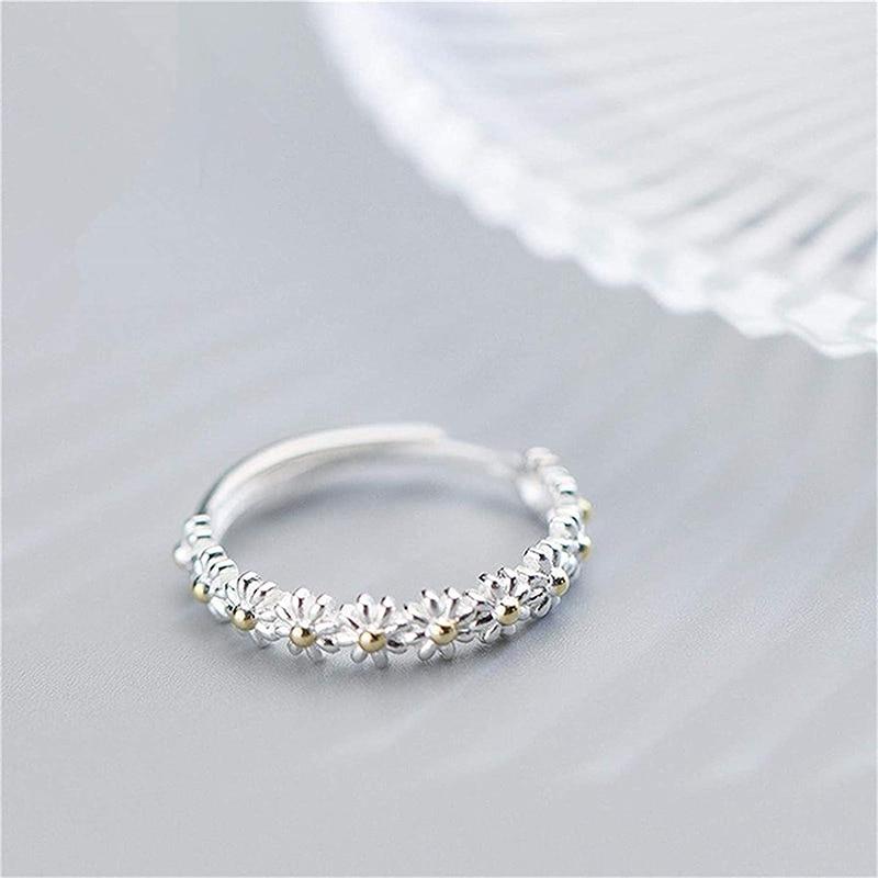 Daisy Ring – Silver & Painted Softness