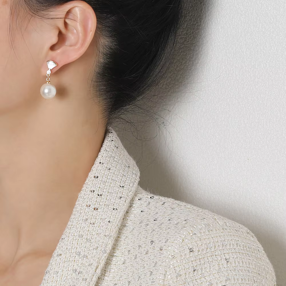 Chic Silver Earrings with Pearl