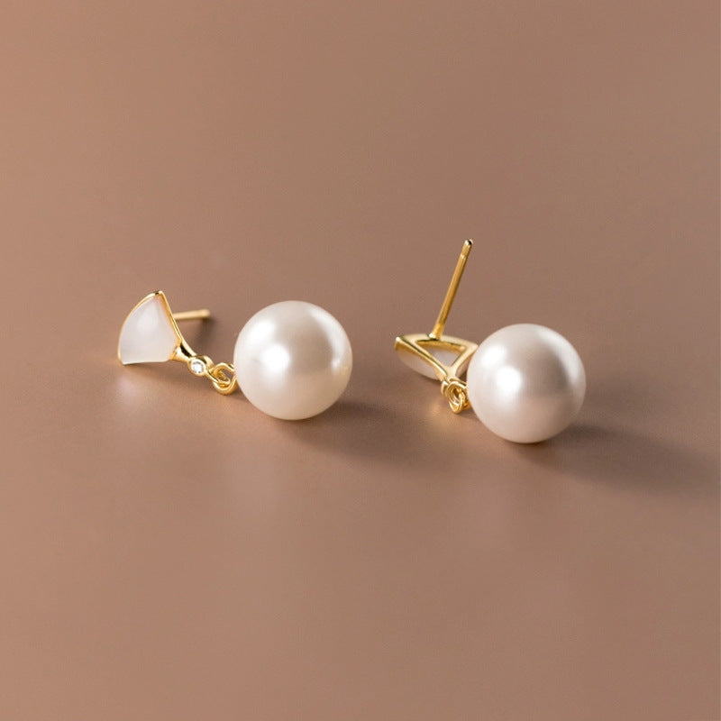 Chic Silver Earrings with Pearl