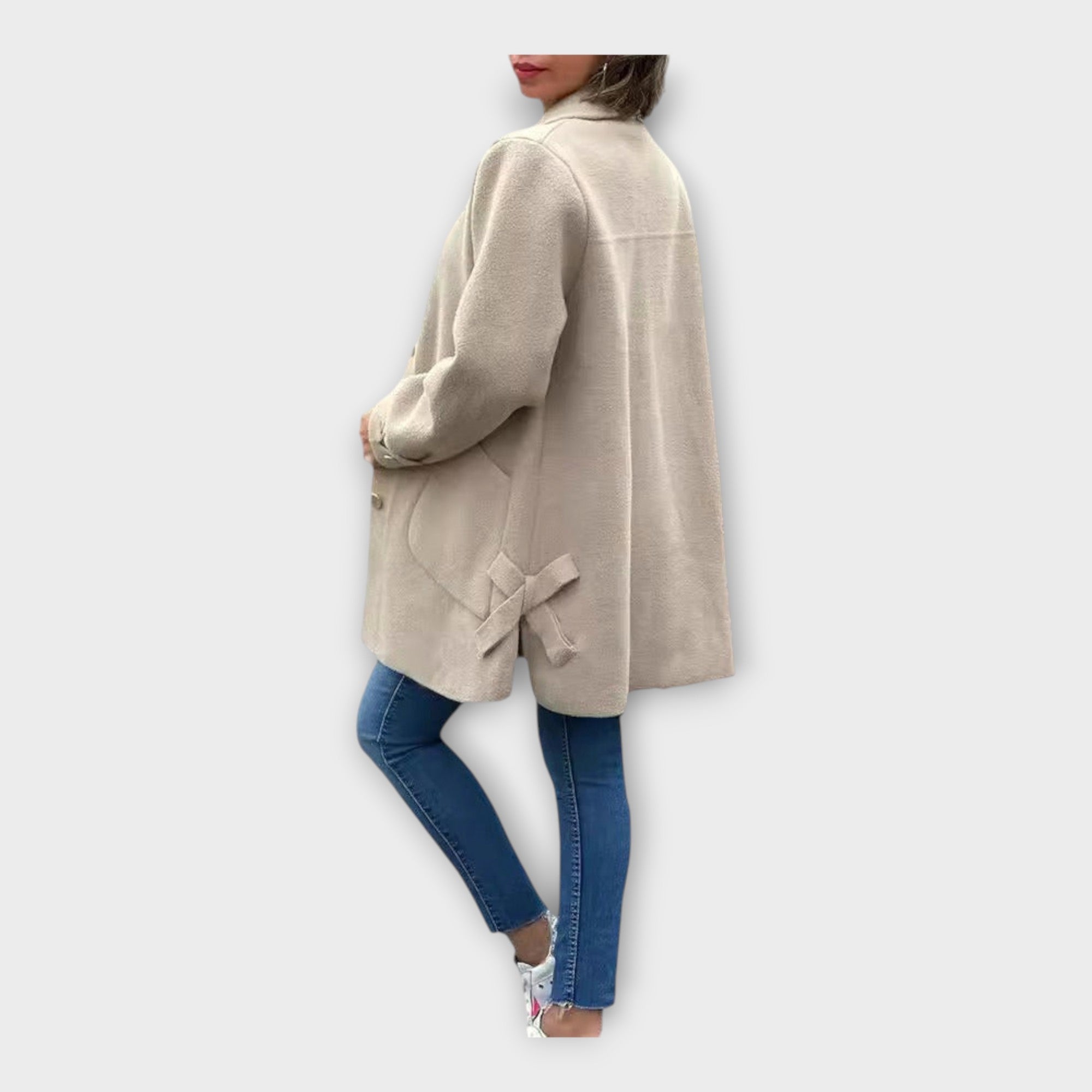Grete | Long coat with a classic line and buttons
