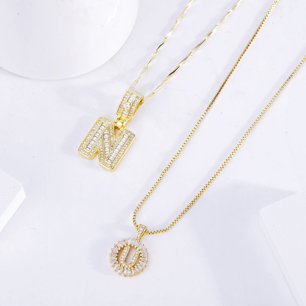 Initial Pendant Necklace Set in Moissanite