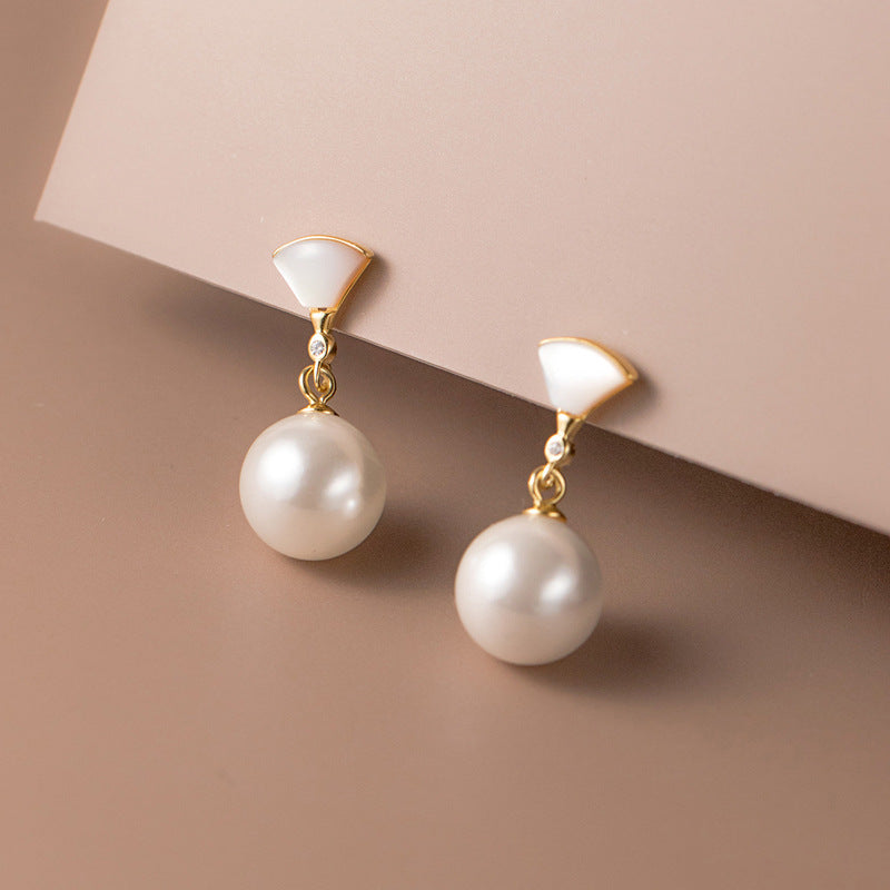 Chic Silver Earrings with Pearl