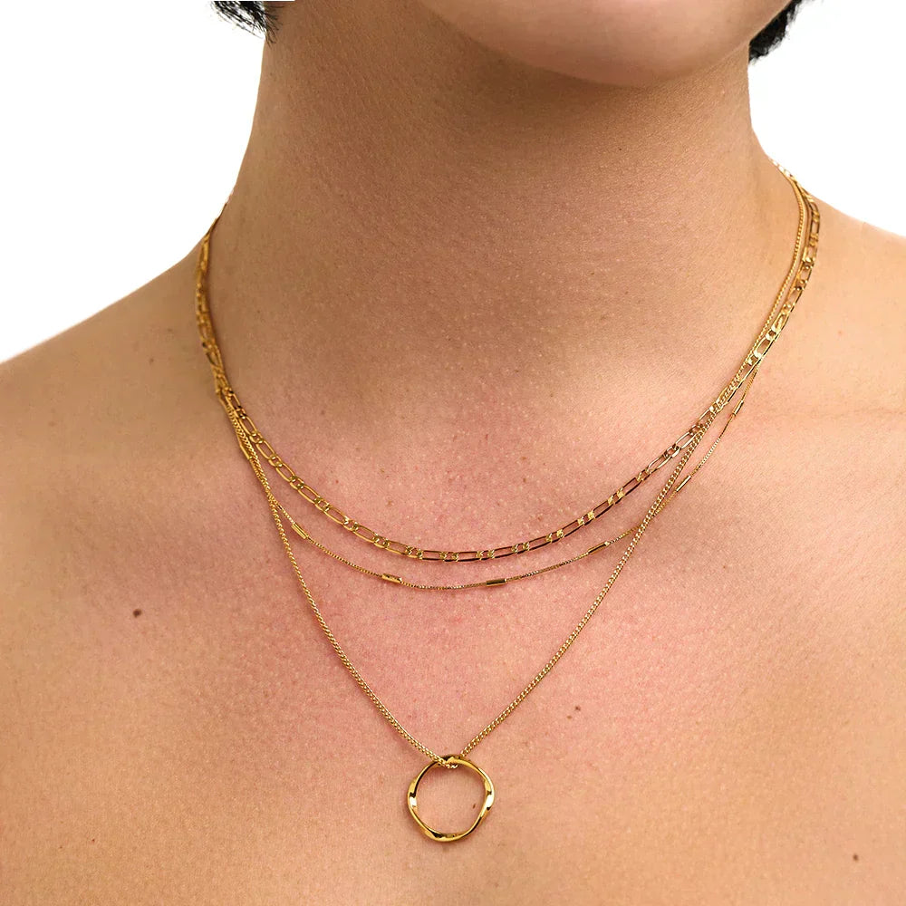 Open Hoop Necklace with Three Rows in Gold