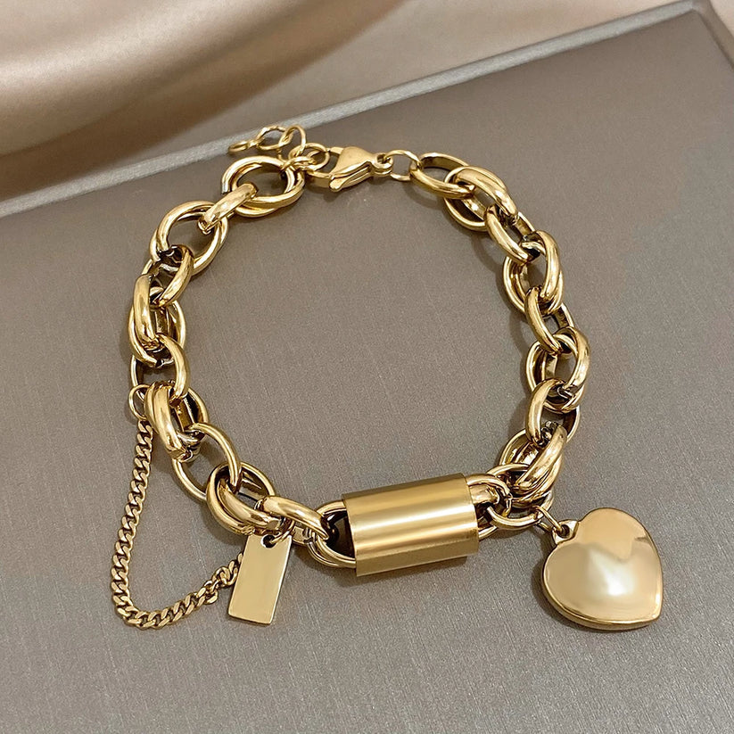 Thick Heart Bracelet in Gold