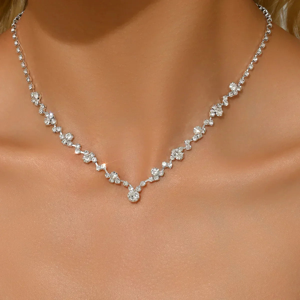 Elegant Wedding Necklace with Diamonds