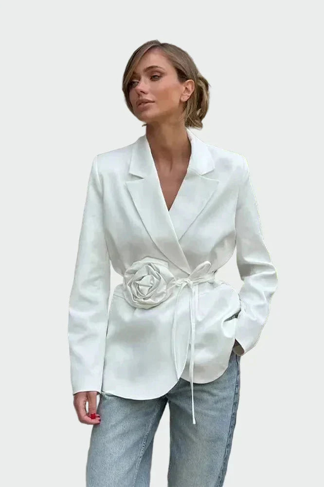Mia | Jacket with a Waistline in Pink