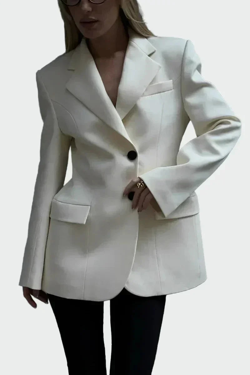 Hanna | Jacket with a striking silhouette and buttons