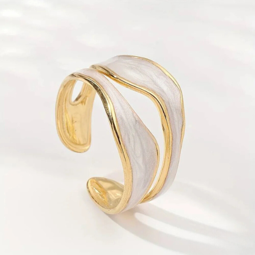 Wavy open ring in gold plating