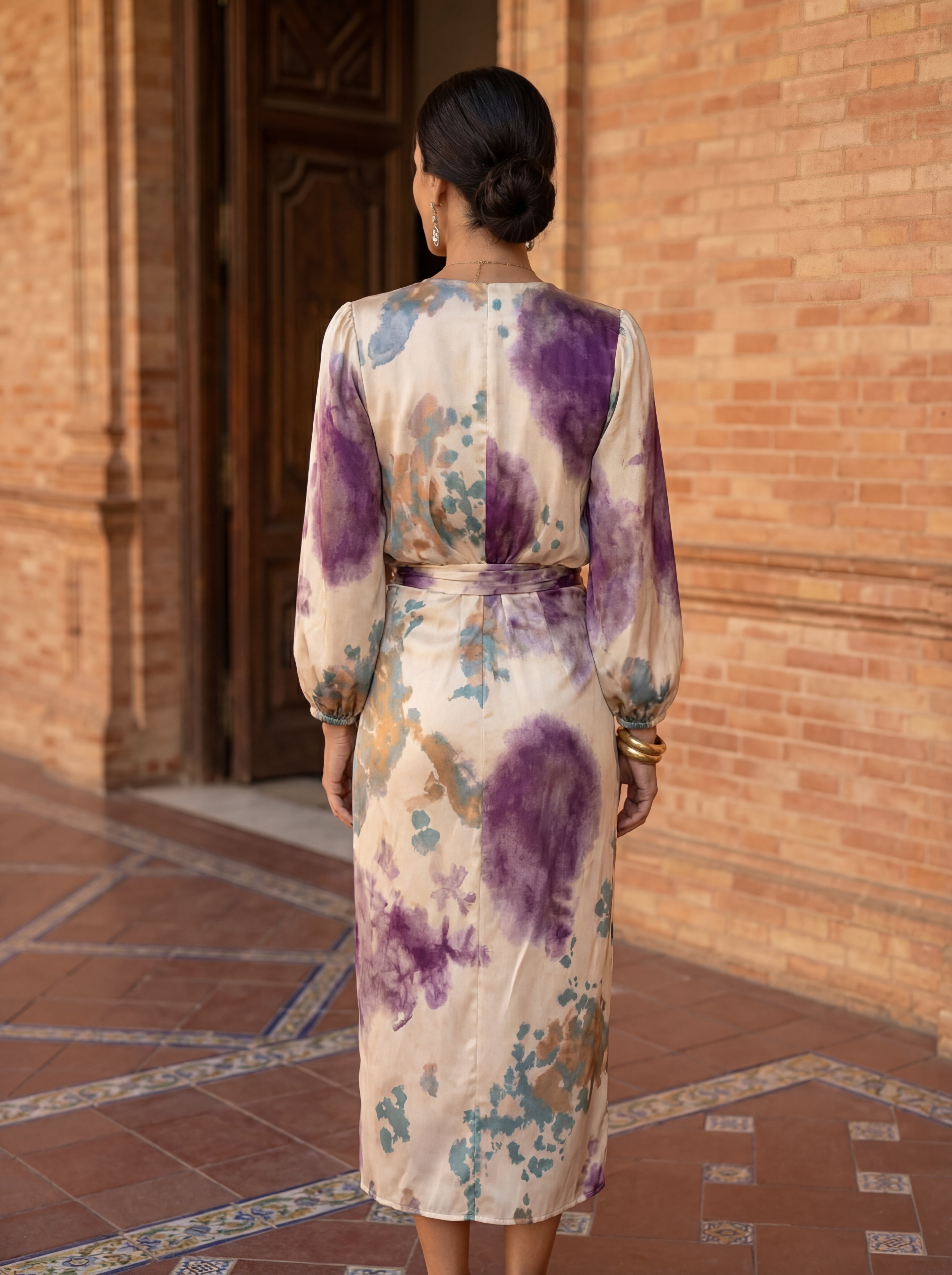 Valeria Dress with V-neck