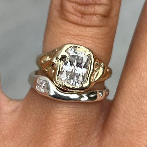 Set of Glowing Rings in Gold and Silver