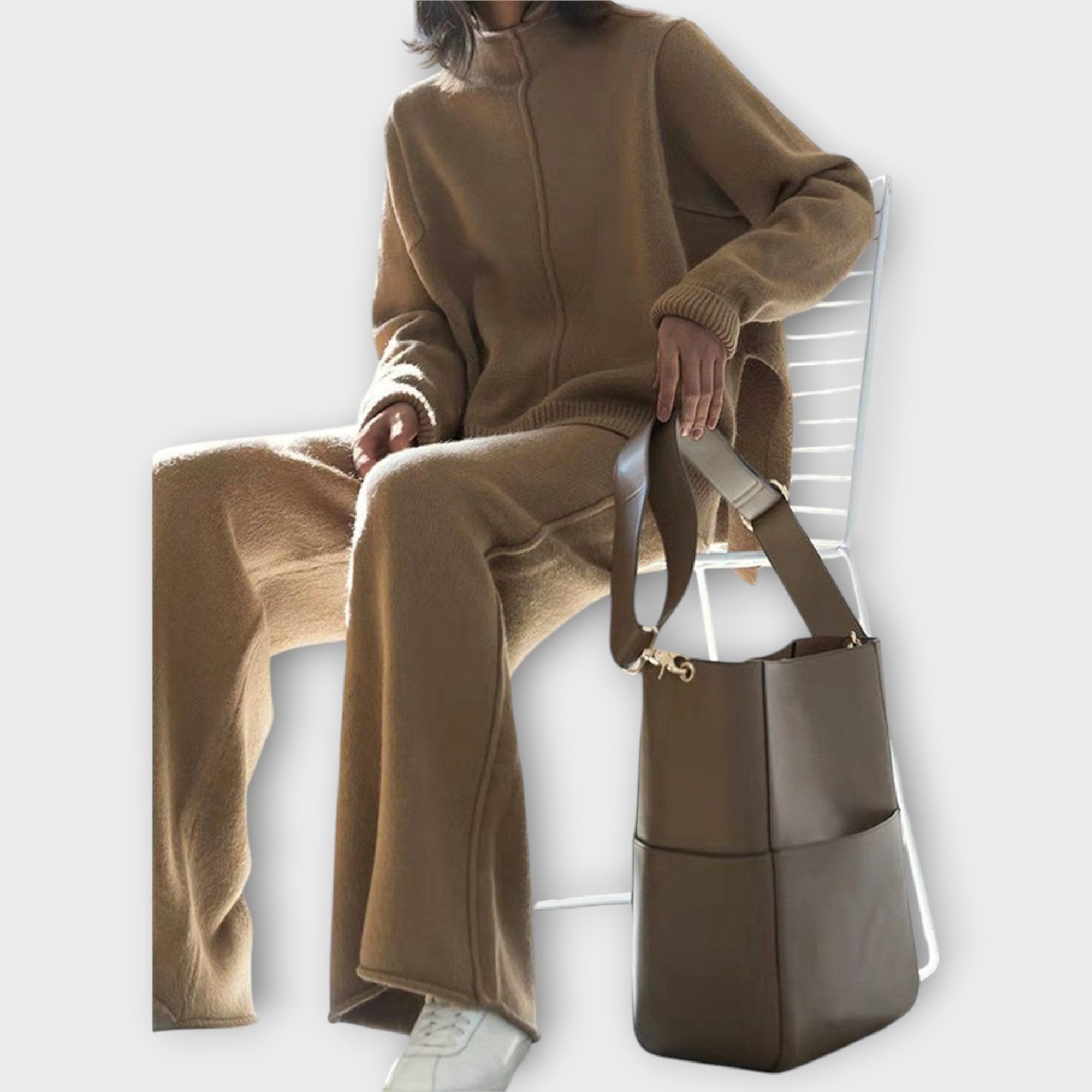 Kaia | Timeless elegance and comfortable set