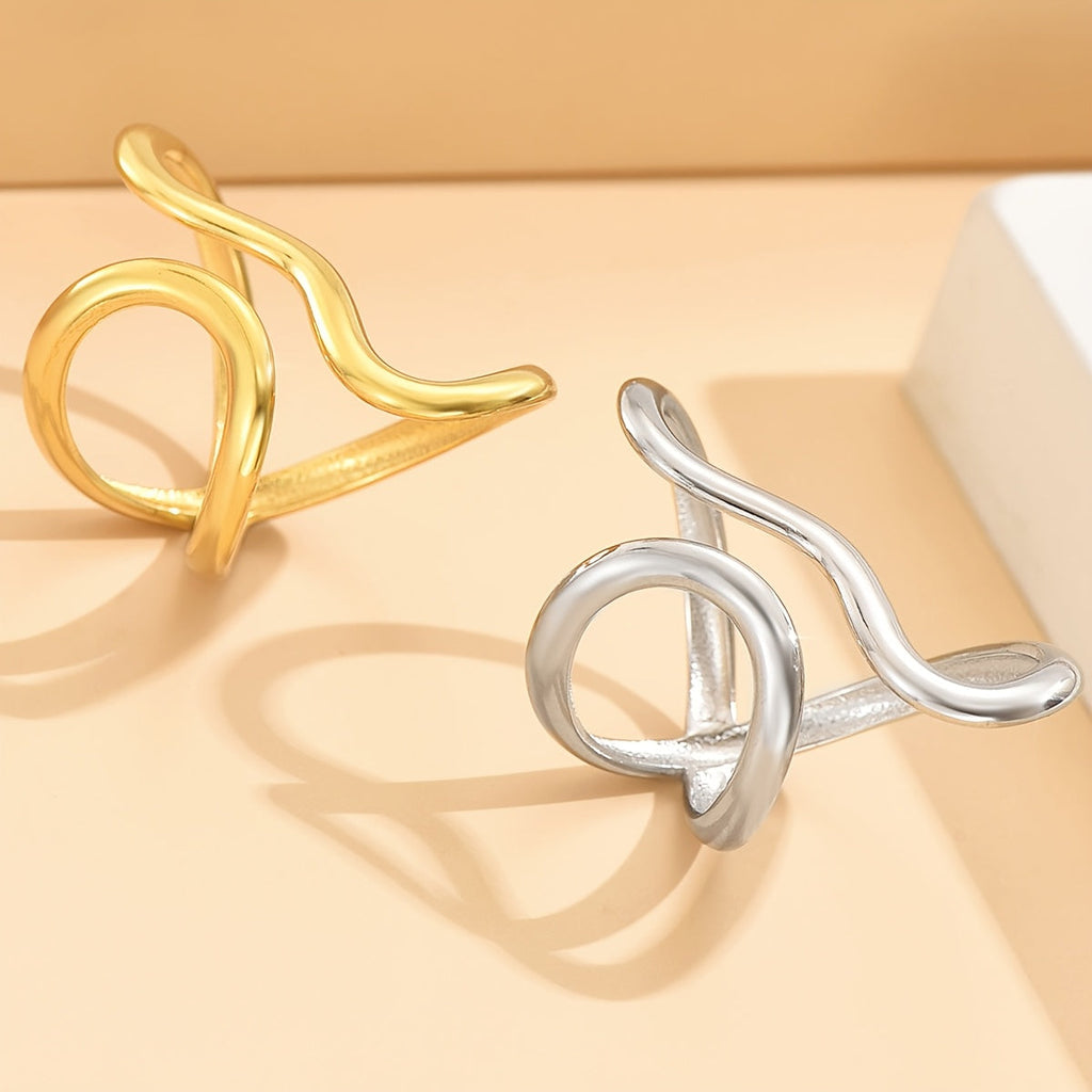 Chic Ring with Asymmetrical Wave