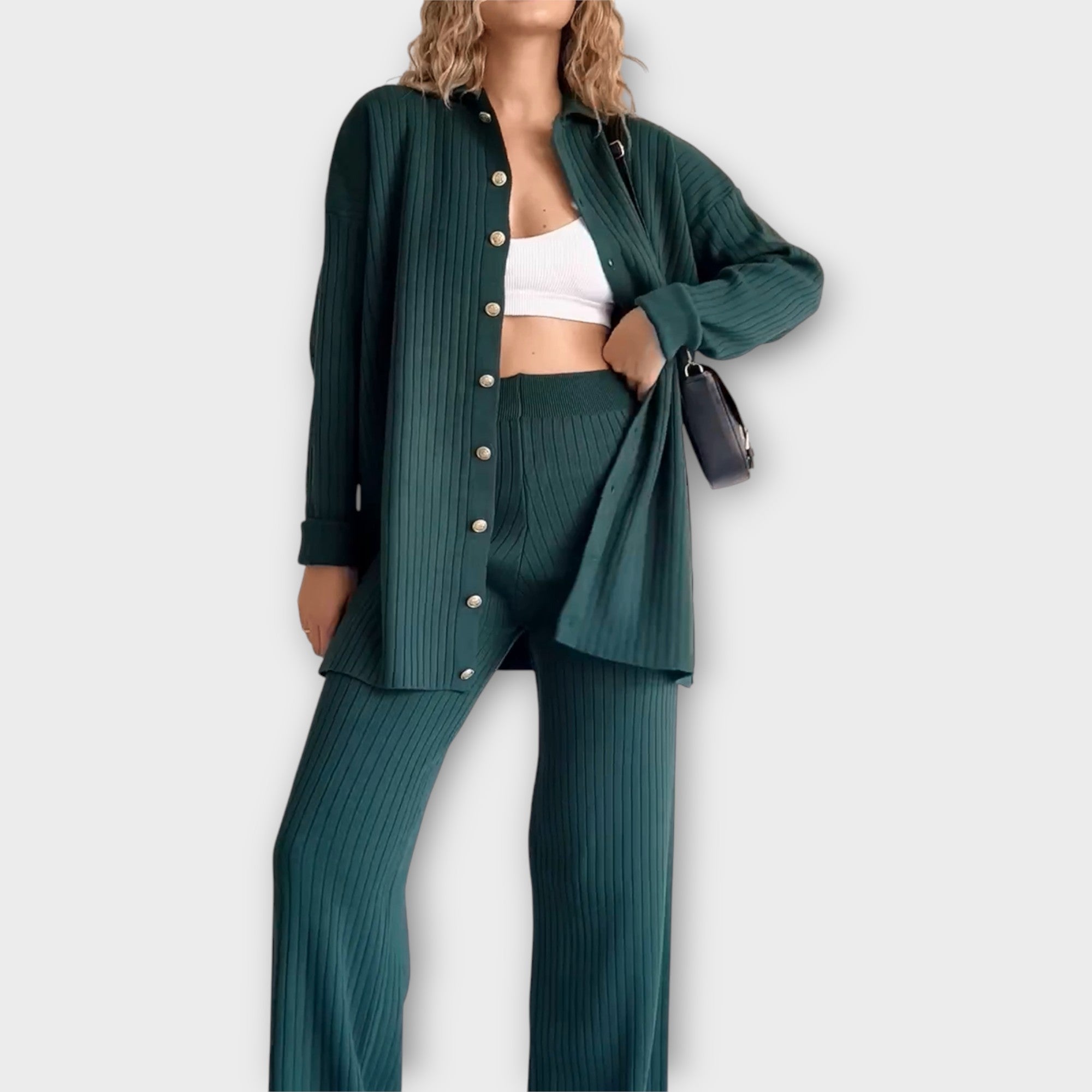 Elisa | A set of stylish details with an elegant line