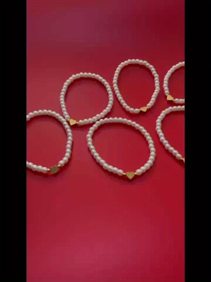Chic Bracelet with Heart Initial (A–Z)