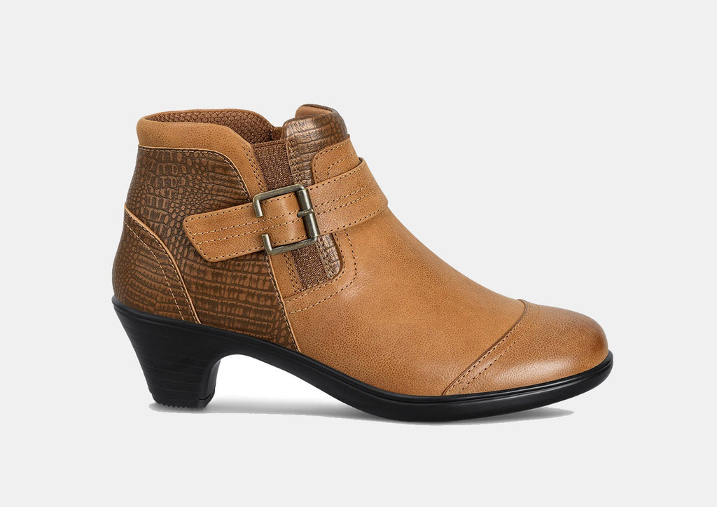 Emma | Timeless elegance in warm chestnut brown