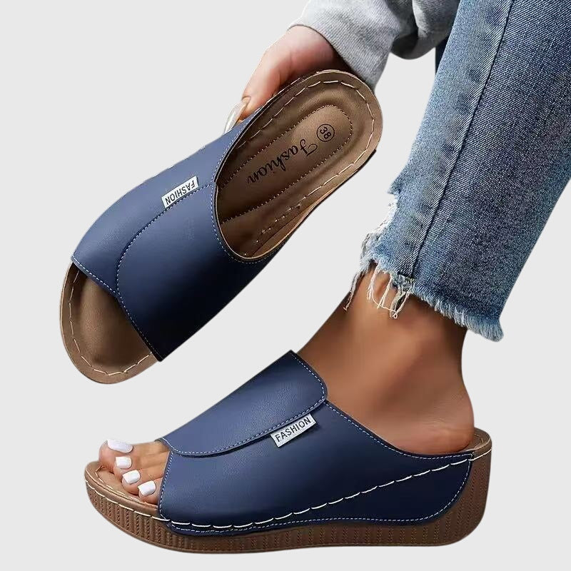 Bríd | Classic Comfortable Walking Sandals