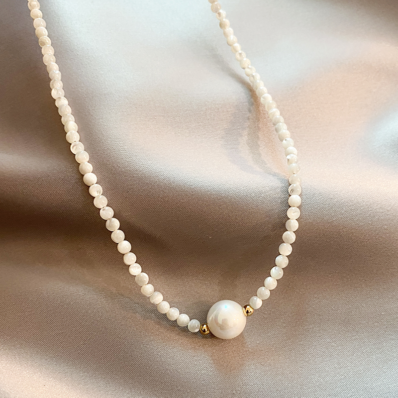 Chic Necklace with Pearl