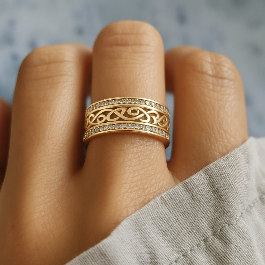 Gold Ring “Luce Vuota”