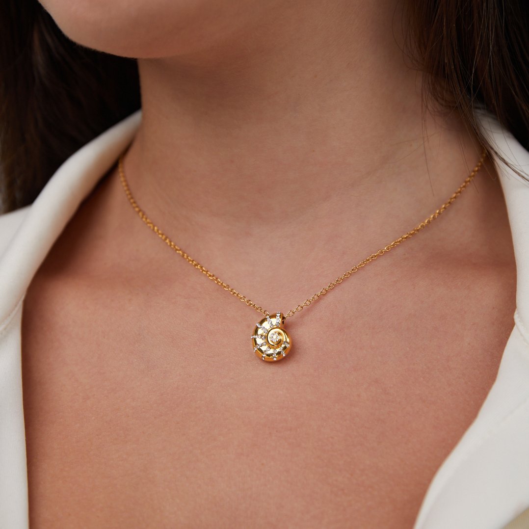 Shell Pendant Necklace