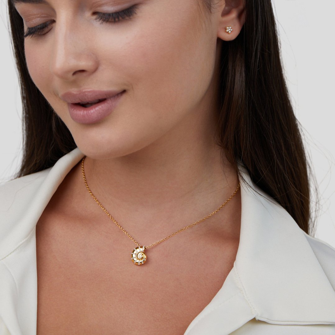 Shell Pendant Necklace