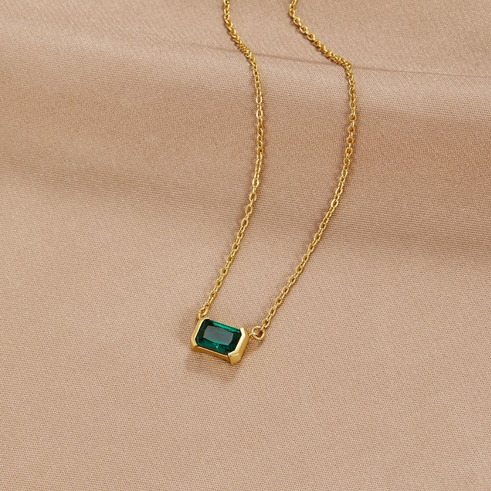 Delicate Necklace with Emerald